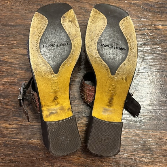 Donald J Pliner Metalic Gator Pattern sandals size 9.5N - Picture 6 of 9